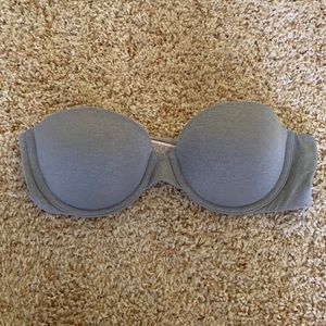 Victoria’s Secret strapless bra